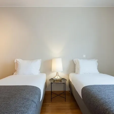 The Residences At Oriente Ii アパート *